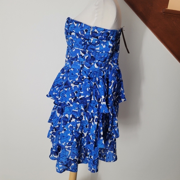 Cynthia Steffe 100% Silk Blue and White Floral Strapless Ruffled Mini Dress Sz 8 - Picture 6 of 7